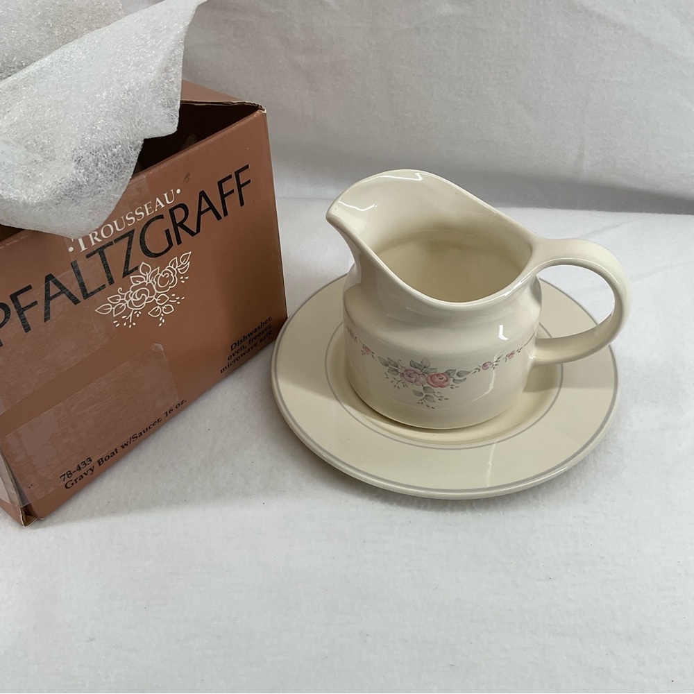 Pfaltzgraff April Round Gravy Boat w/ Underplate Set Stoneware Floral pink Gray